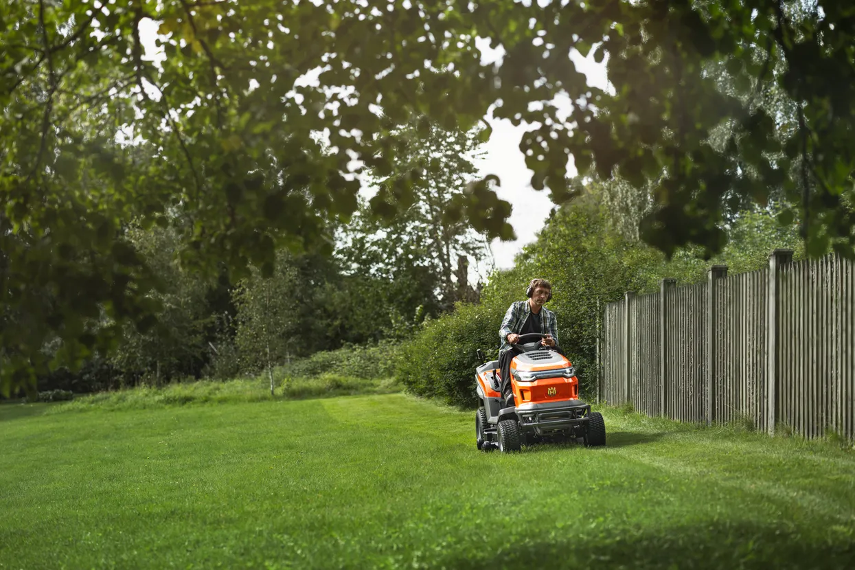 Gartentraktoren Husqvarna TC 220T – Bild 4