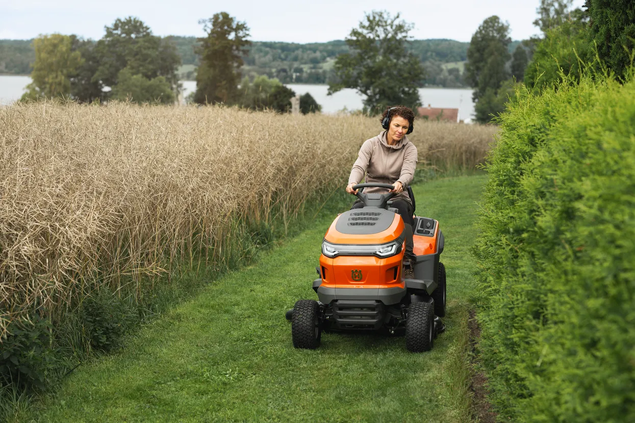 Gartentraktoren Husqvarna TS 215T – Bild 6
