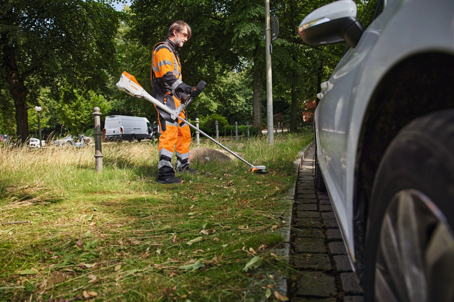 STIHL RGA 140 Akku-Rasentrimmer mit Griff – Bild 6